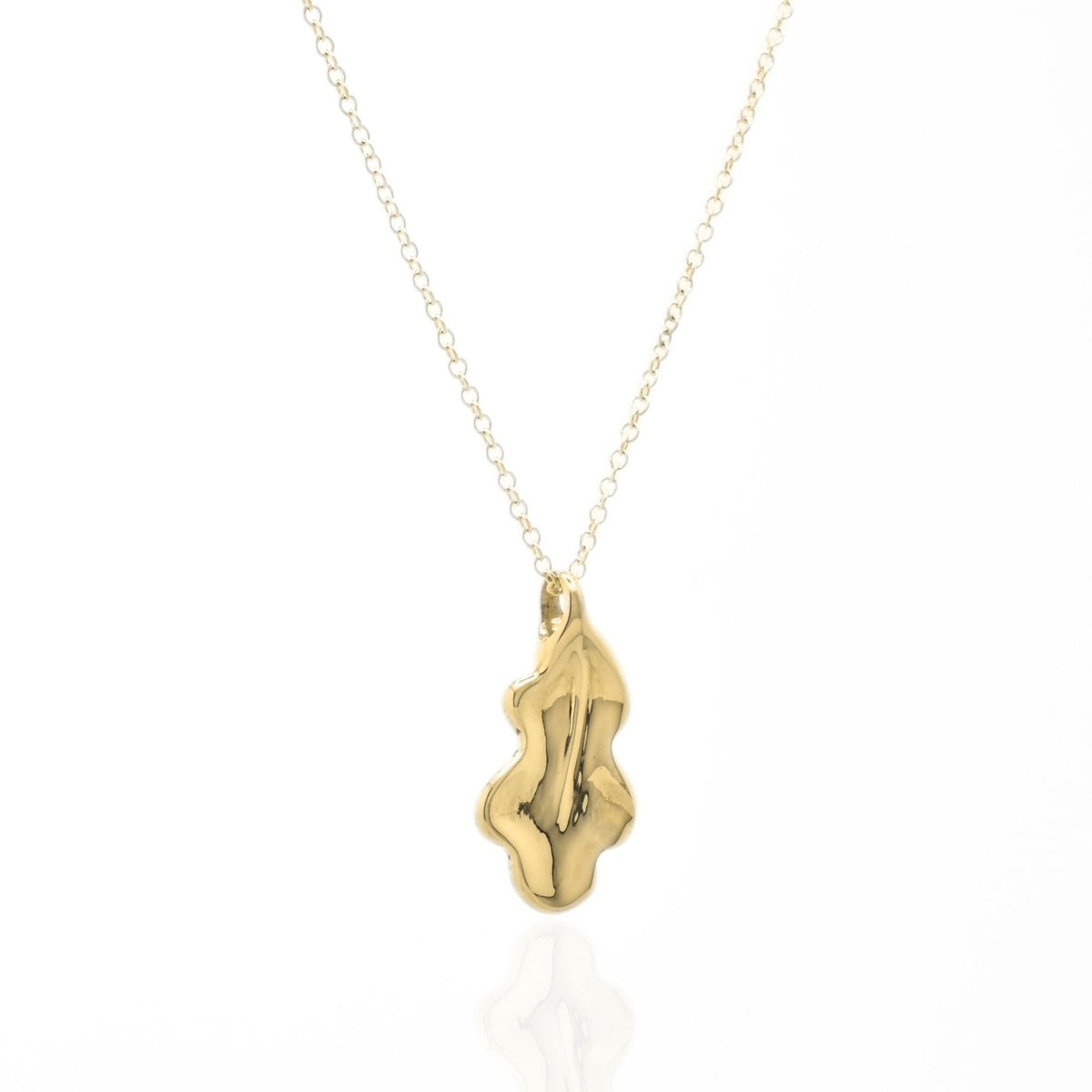 Angled side perspective of the Botanical Oak Leaf Pendant 20mm grande in 18k yellow gold, displaying the integrated bail and organic sculptural contour by Gina Rose Atelier.